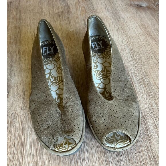 FLY London Beige Yala Perforated Peep Toe Wedges Shoes  Women's Sz US 6.5 EUR 37 - Picture 2 of 8